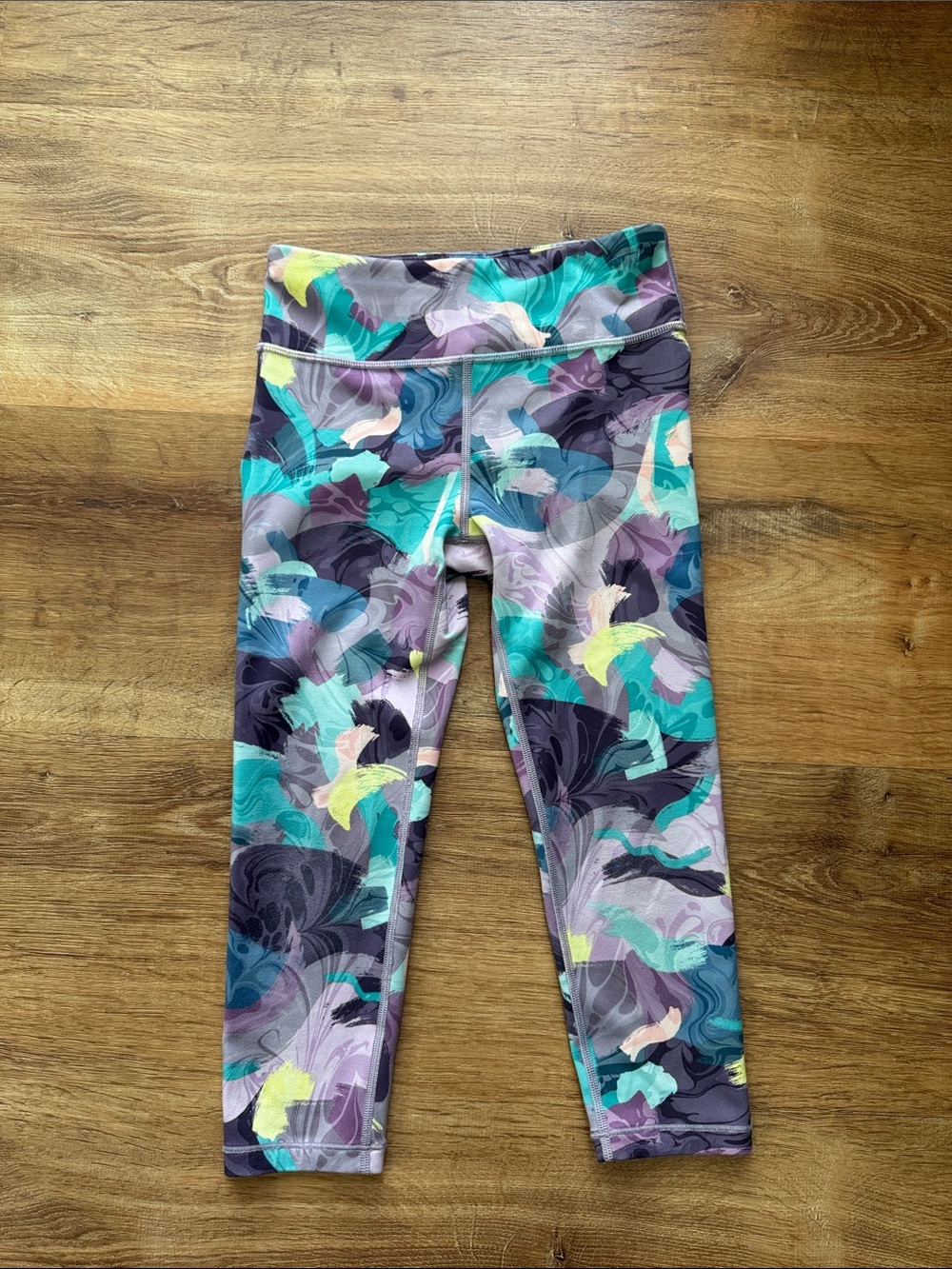 Athleta Girls high rise chit chat capri